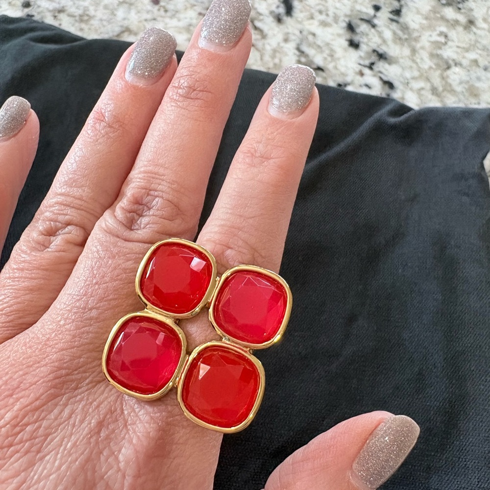Signature kate spade Gold-Tone Ring size 8 LIKE NEW!